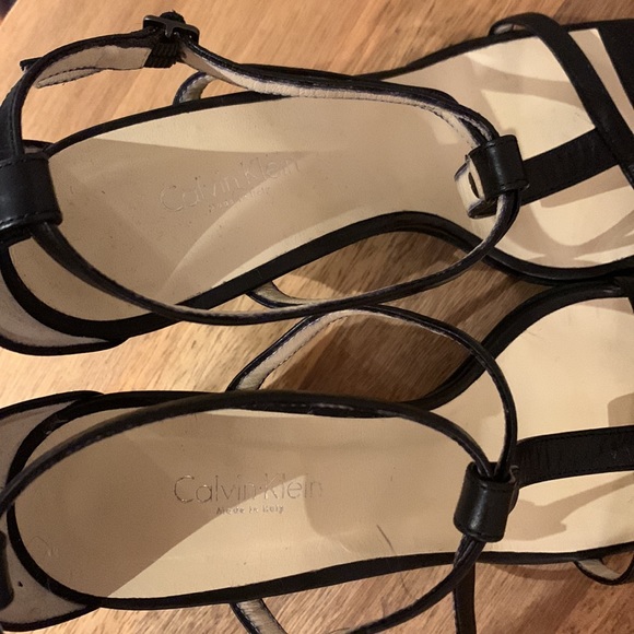 Calvin Klein Collection all leather  t-strap / ankle strap black sandal - Picture 6 of 12